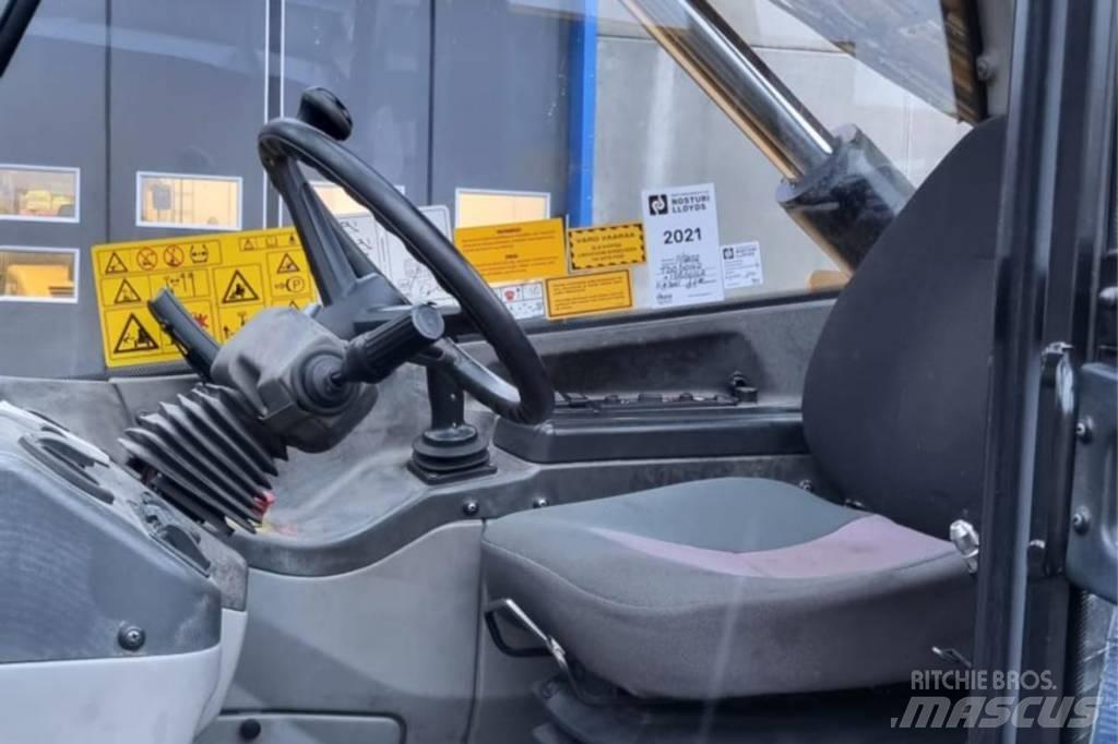CAT TH 414 Телескопични товарачи