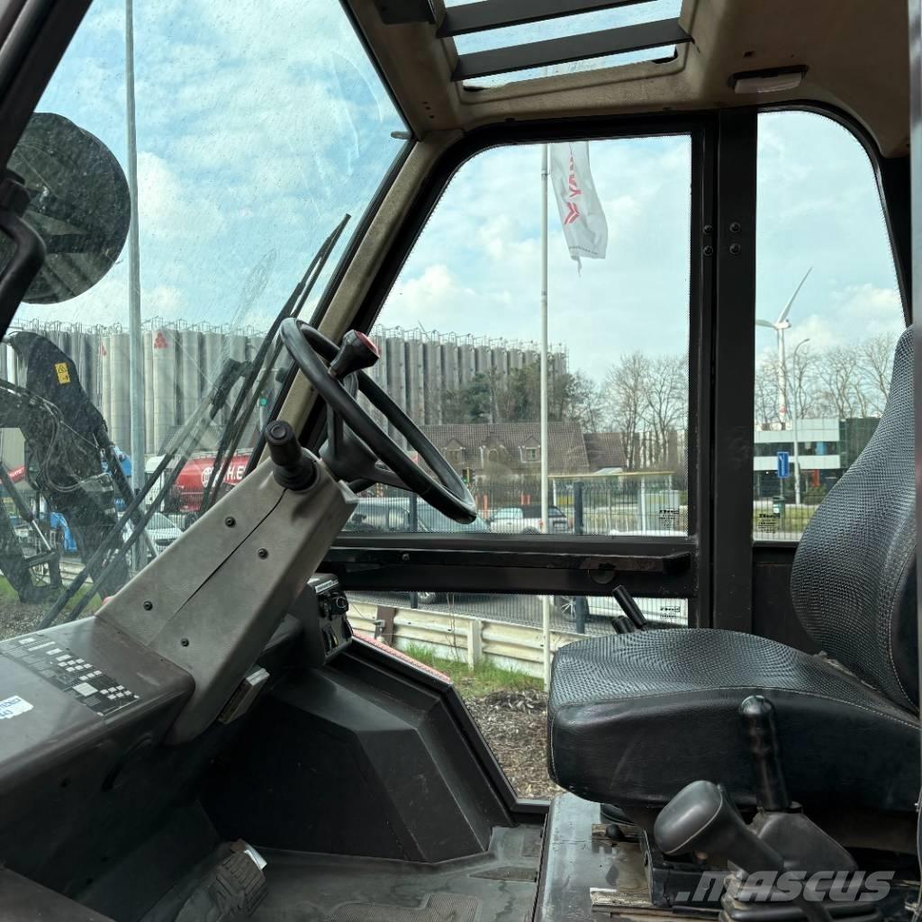Manitou M 30.4 Камиони за херавни местности