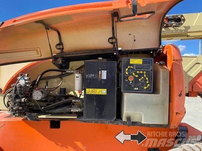 JLG 800AJ Съчленени стрелови подемници
