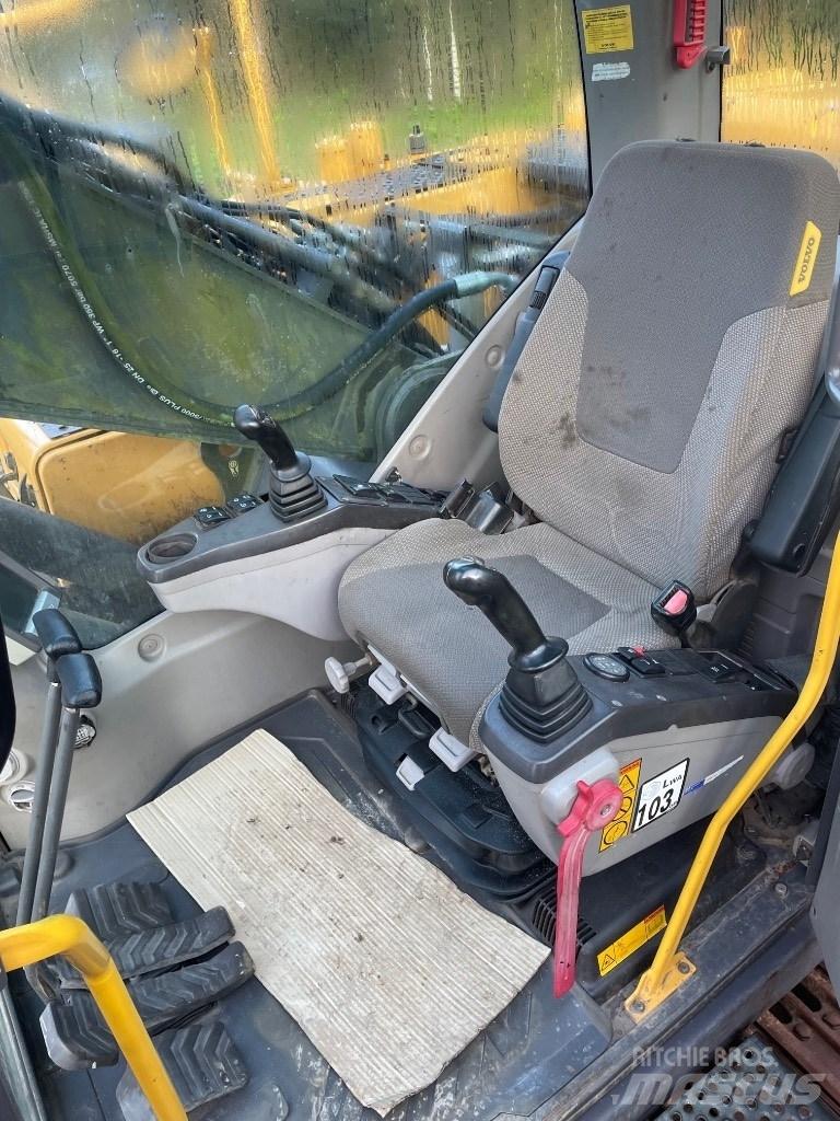 Volvo EC210C Верижен екскаватор