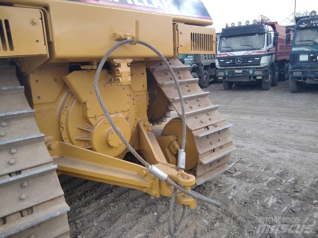 CAT D 7 R Булдозери