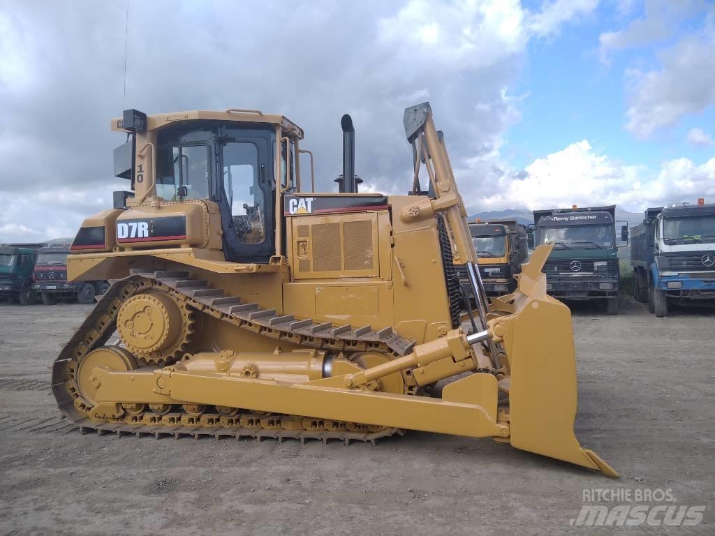 CAT D 7 R Булдозери