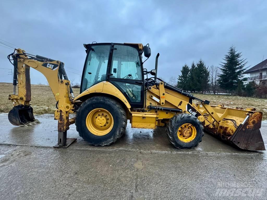 CAT 428 E Товарач със заден ексватор