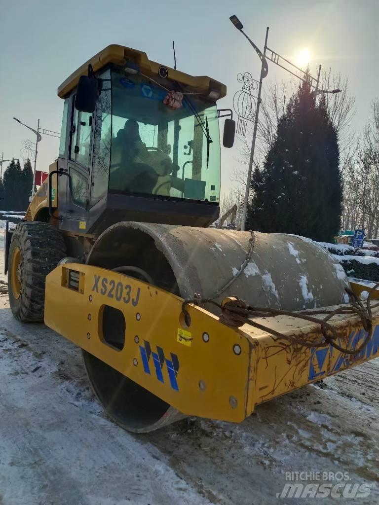 XCMG XS 143J Еднобарабанни ролки
