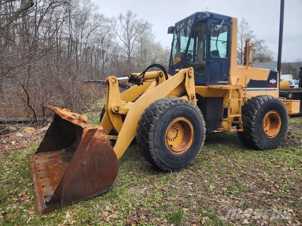 Komatsu WA 300-1 Колесни товарачи