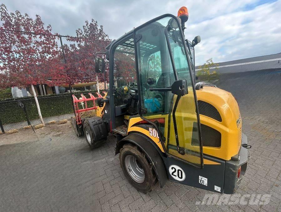 Mustang AL 506 Cab Многофункционални товарачи