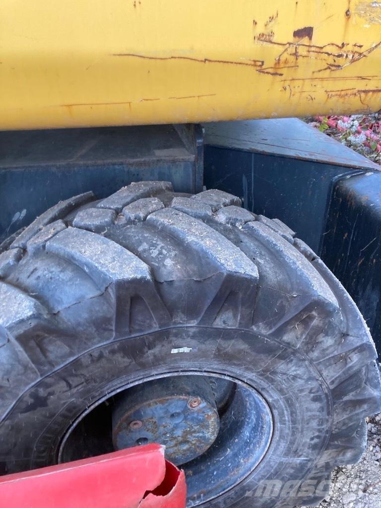 Komatsu PW 140-7 Колесни екскаватори