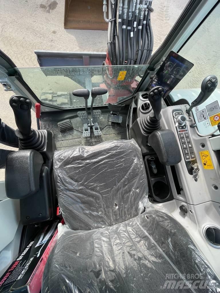 Takeuchi TB 350 R Мини екскаватори < 7 т