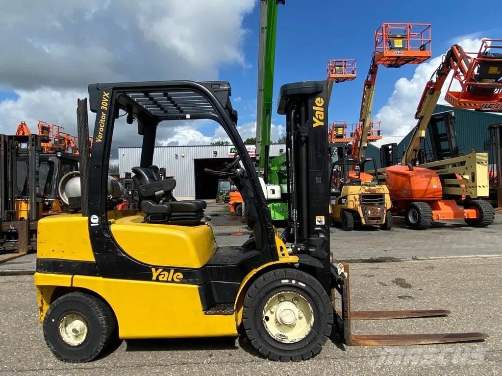 Yale GLP30VXE195 Камиони с АГУ