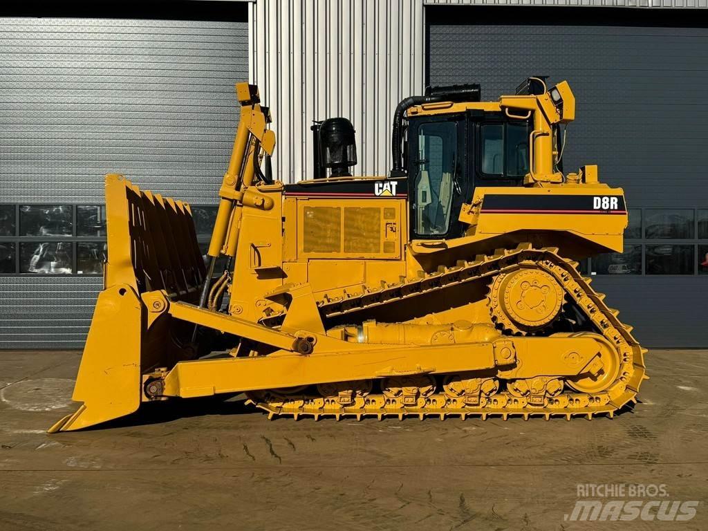 CAT D8R Верижни булдозери
