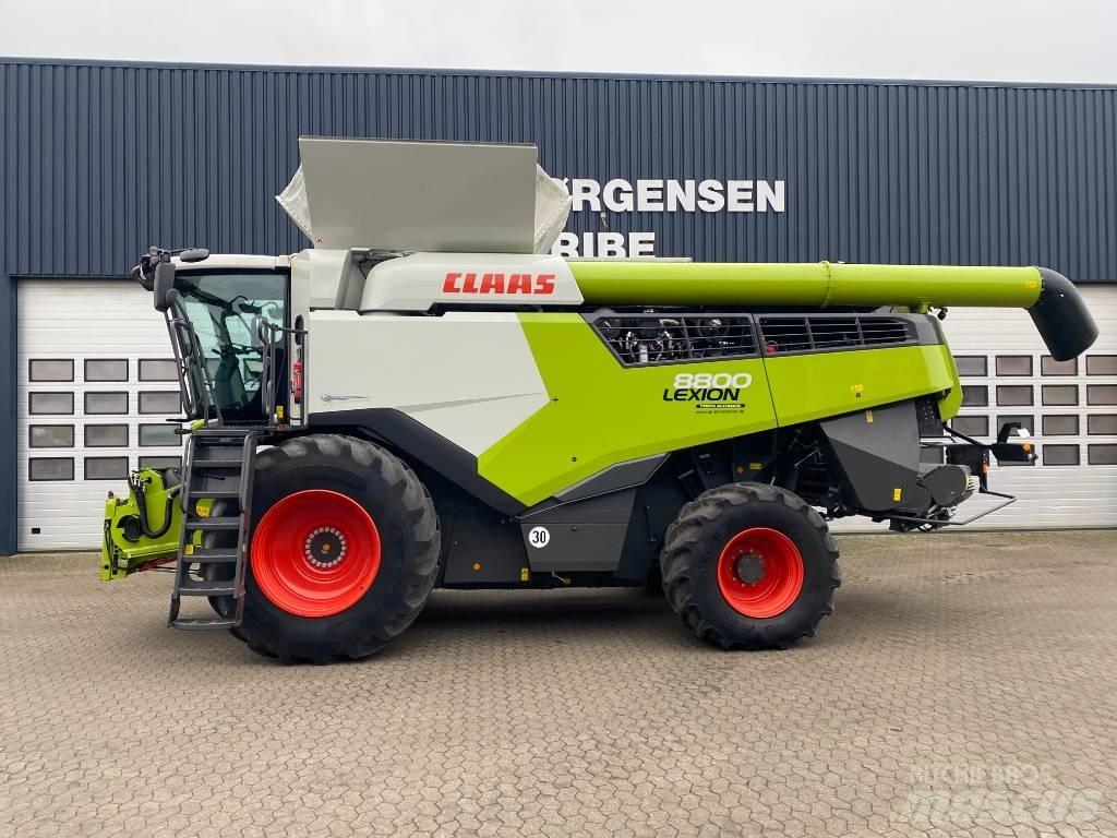 CLAAS LEXION 8800 Комбайни