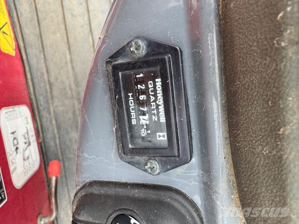 Yanmar SV08 (1D879) Мини екскаватори < 7 т