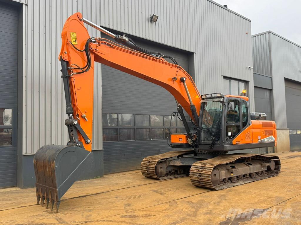 Doosan DX225LC-7 Верижен екскаватор