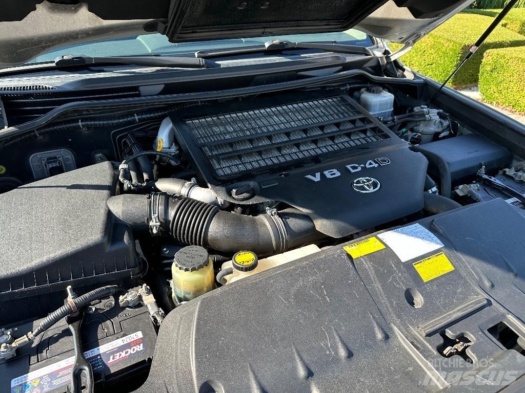 Toyota Landcruiser Високопроходими автомобили
