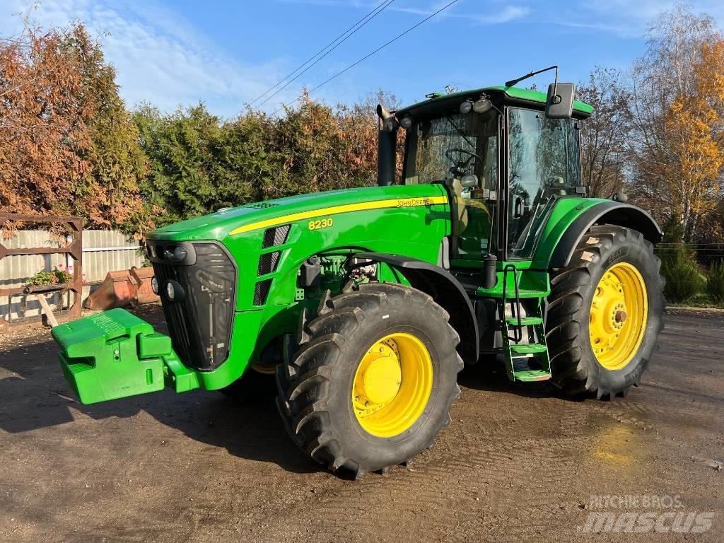 John Deere 8230 Трактори