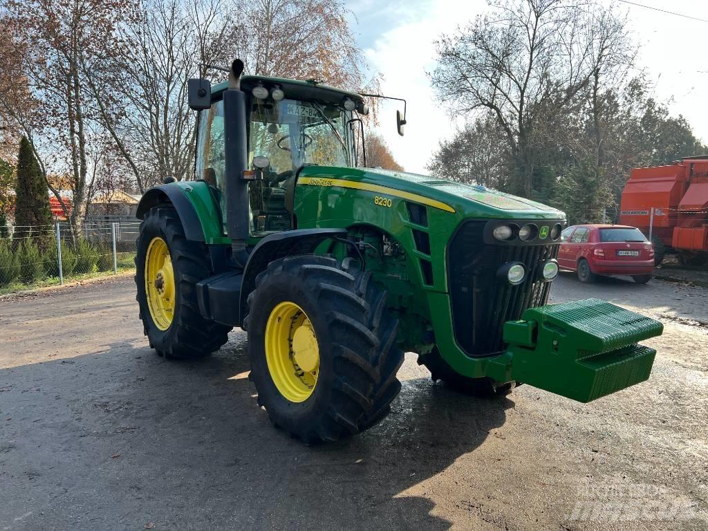 John Deere 8230 Трактори