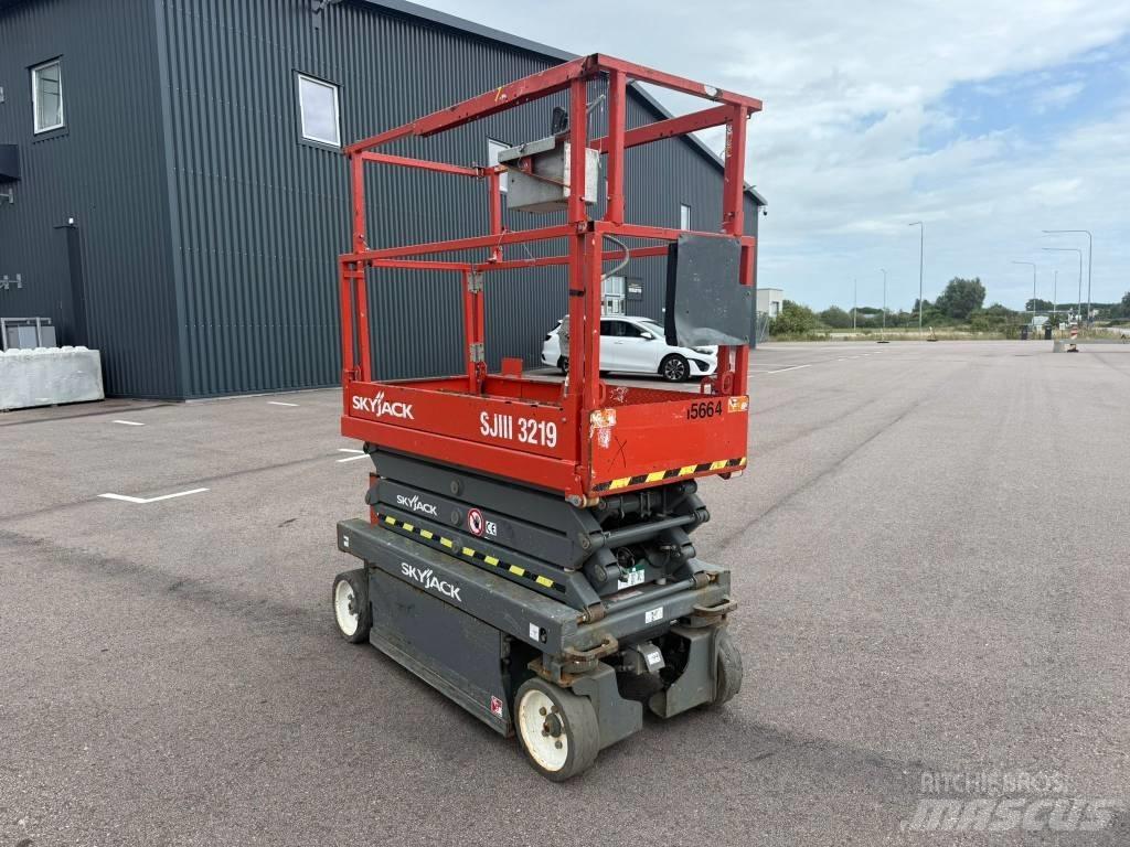 SkyJack SJ 3219 Ножични работни платформи