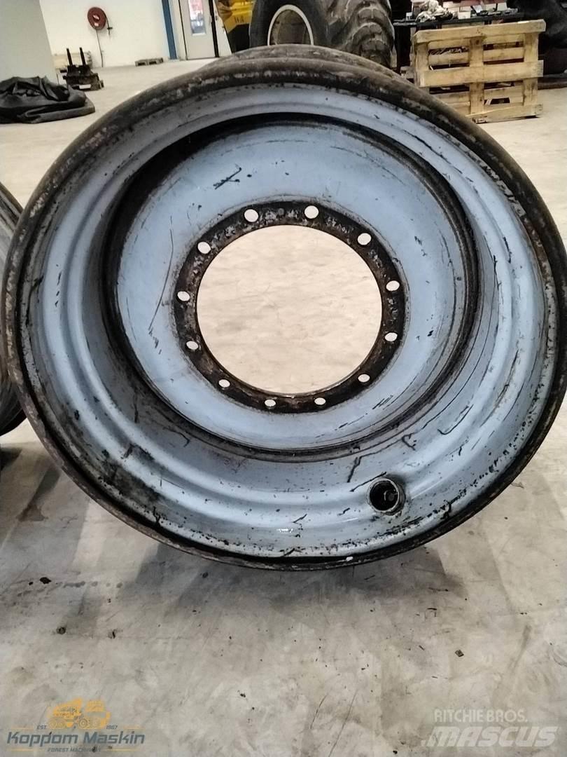 Valmet 901 20x34 Гуми