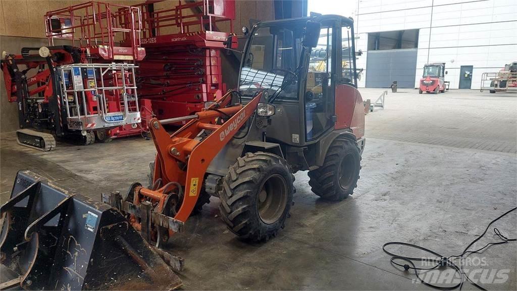 Weycor AR320 Cab Многофункционални товарачи