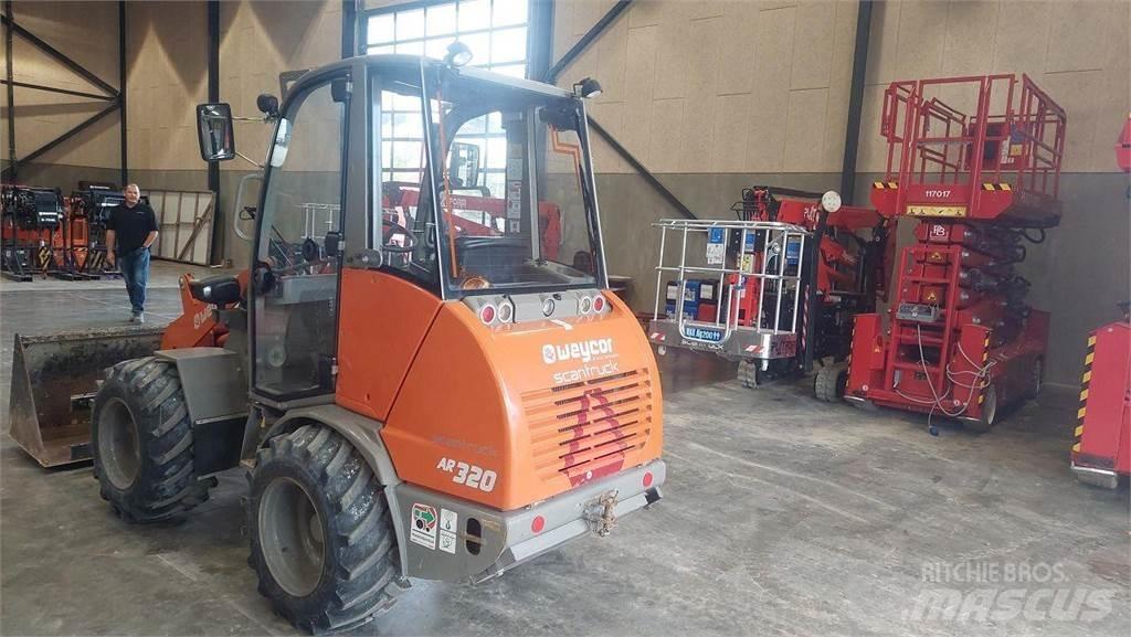 Weycor AR320 Cab Многофункционални товарачи