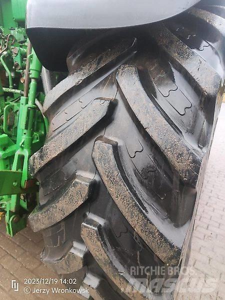 John Deere 7530 Трактори