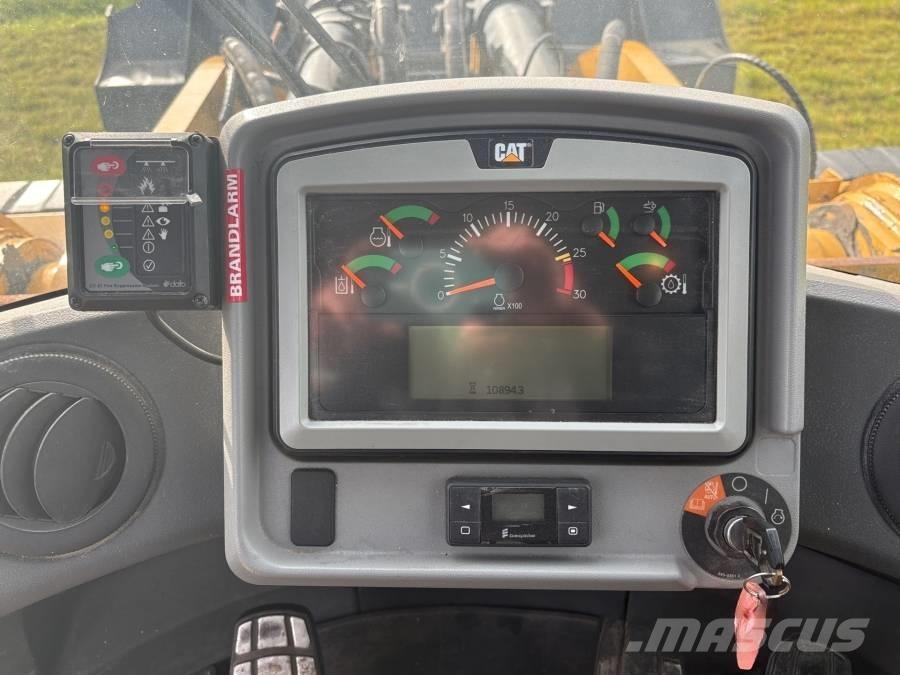 CAT 980M Колесни товарачи