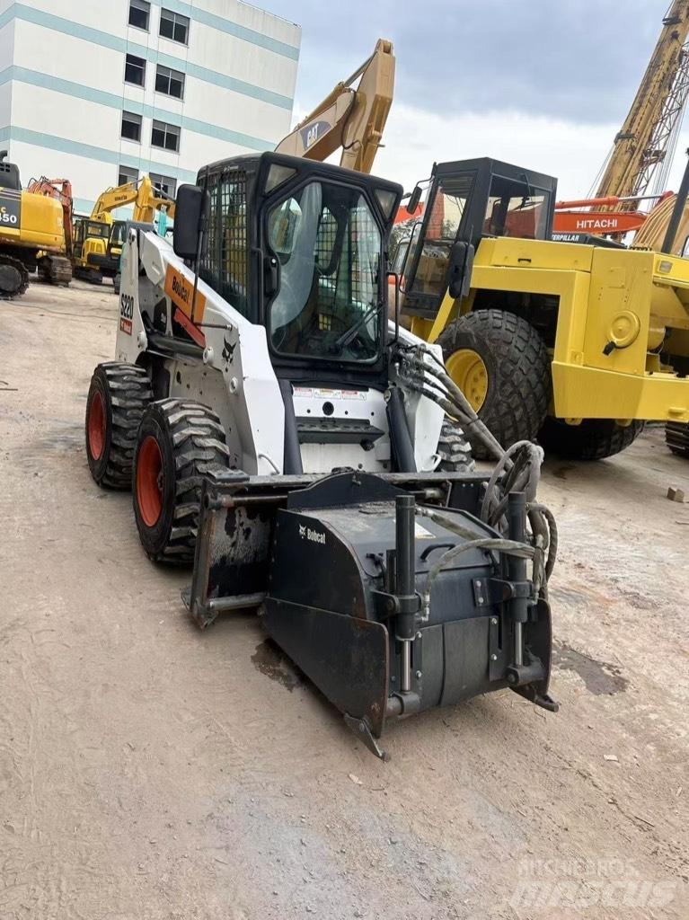 Bobcat S 220 Мини товарачи
