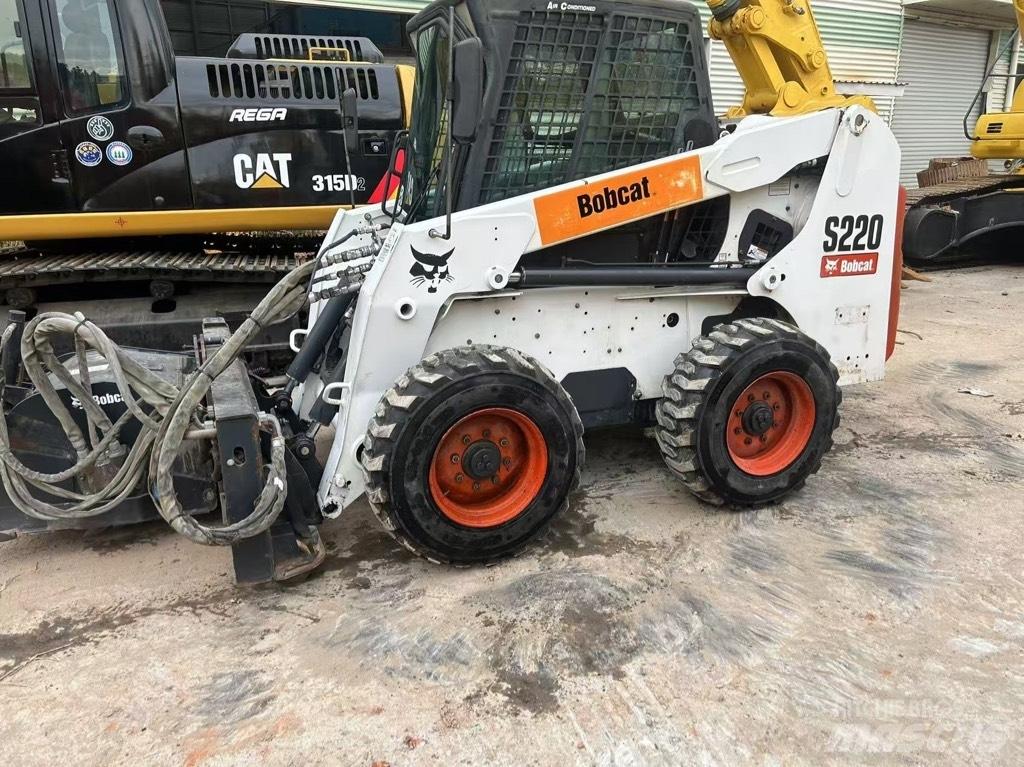 Bobcat S 220 Мини товарачи
