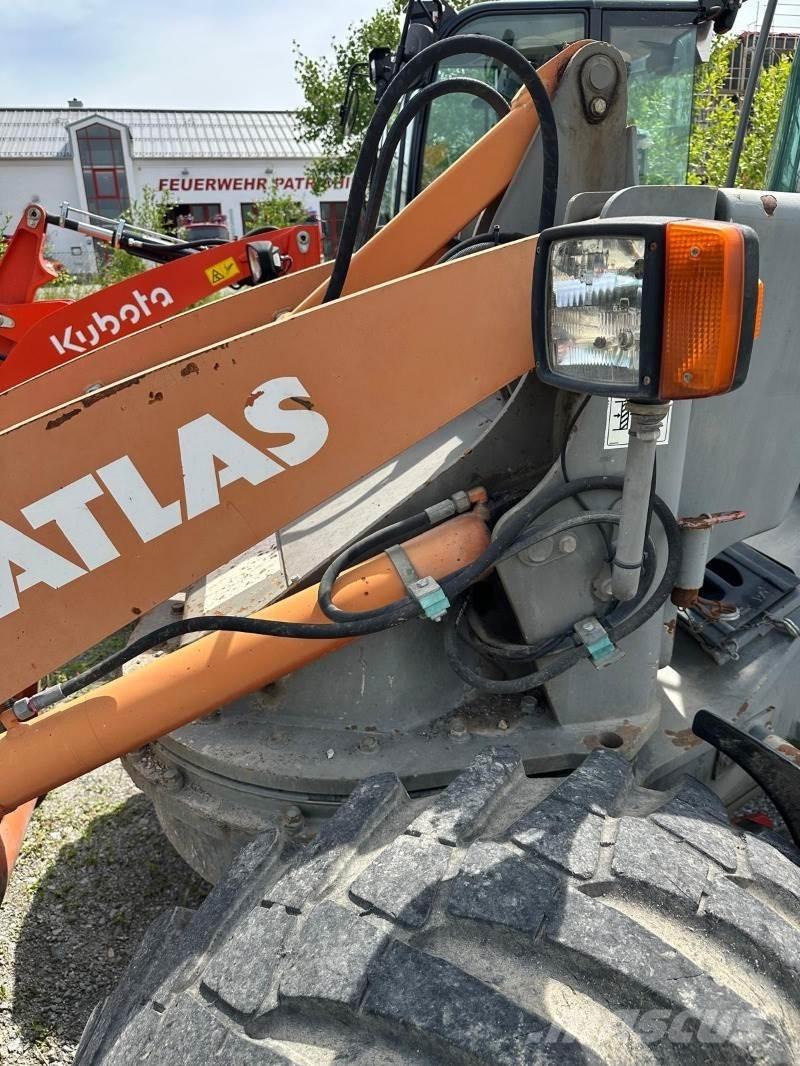 Atlas AR75S Колесни товарачи