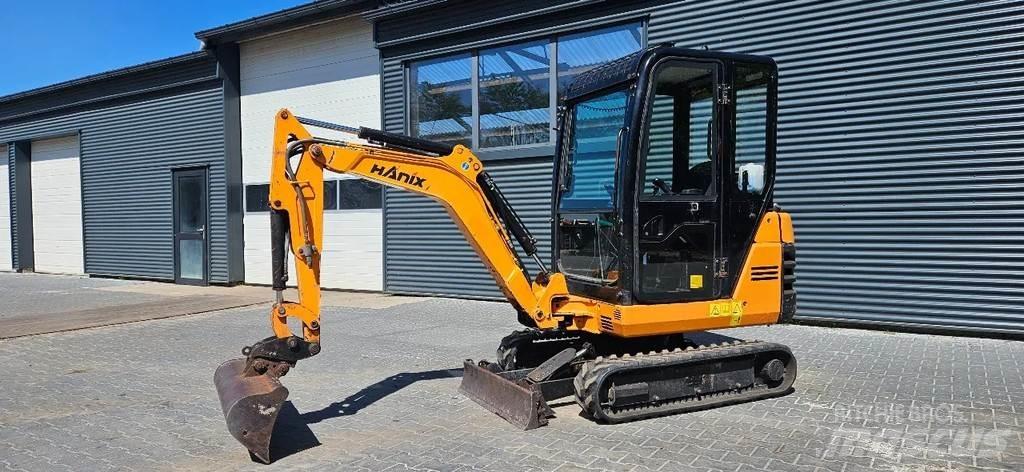 Hanix H 17D Мини екскаватори < 7 т
