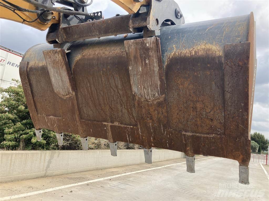 Liebherr L 526 Колесни товарачи
