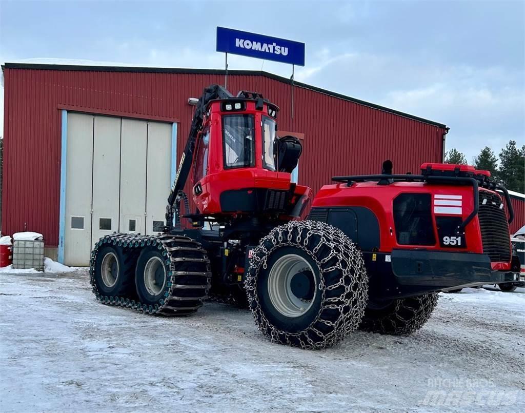 Komatsu 951 Харвестери