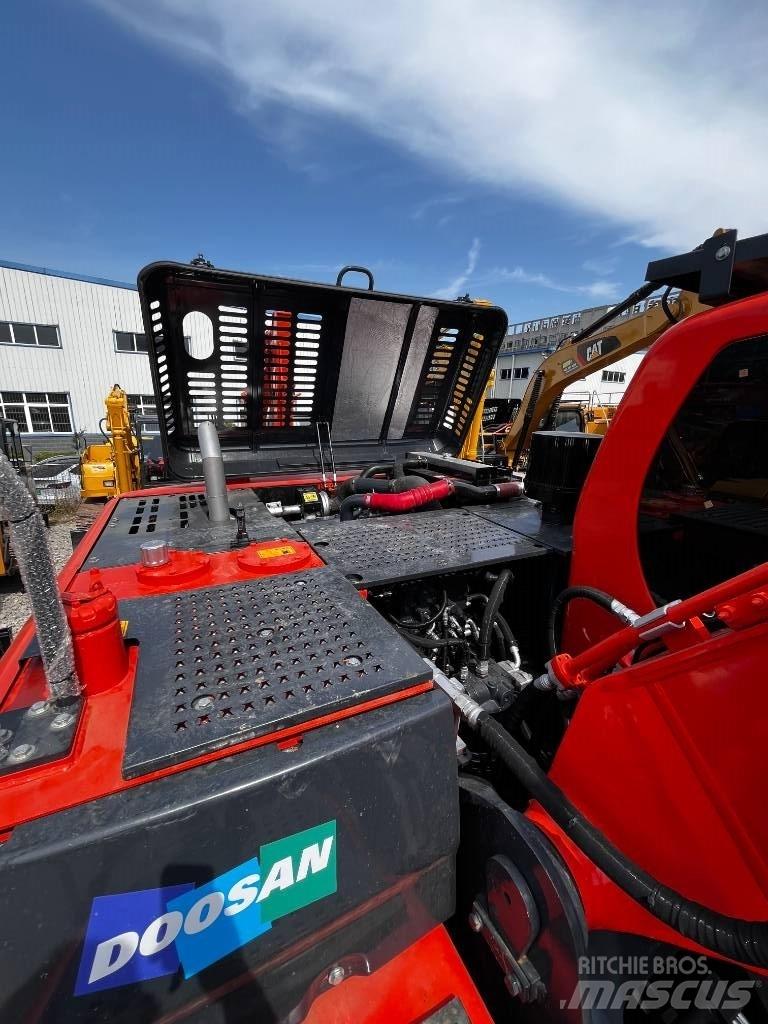 Doosan DX 225 Верижен екскаватор