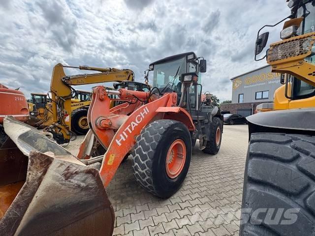 Hitachi ZW 180 Колесни товарачи