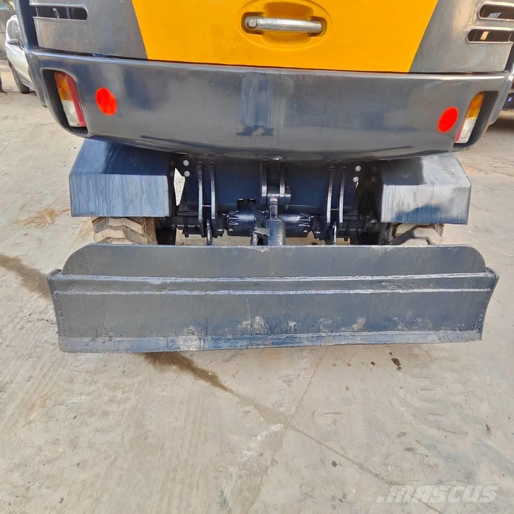 Hyundai R60W Колесни екскаватори