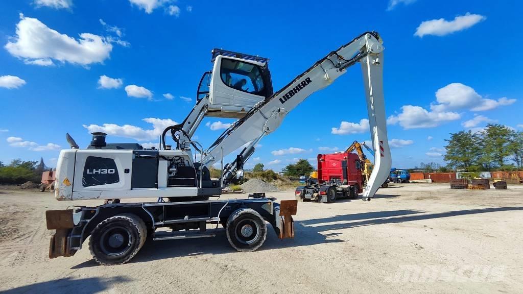 Liebherr LH 30 M Оператори на отпадъци/индустрия
