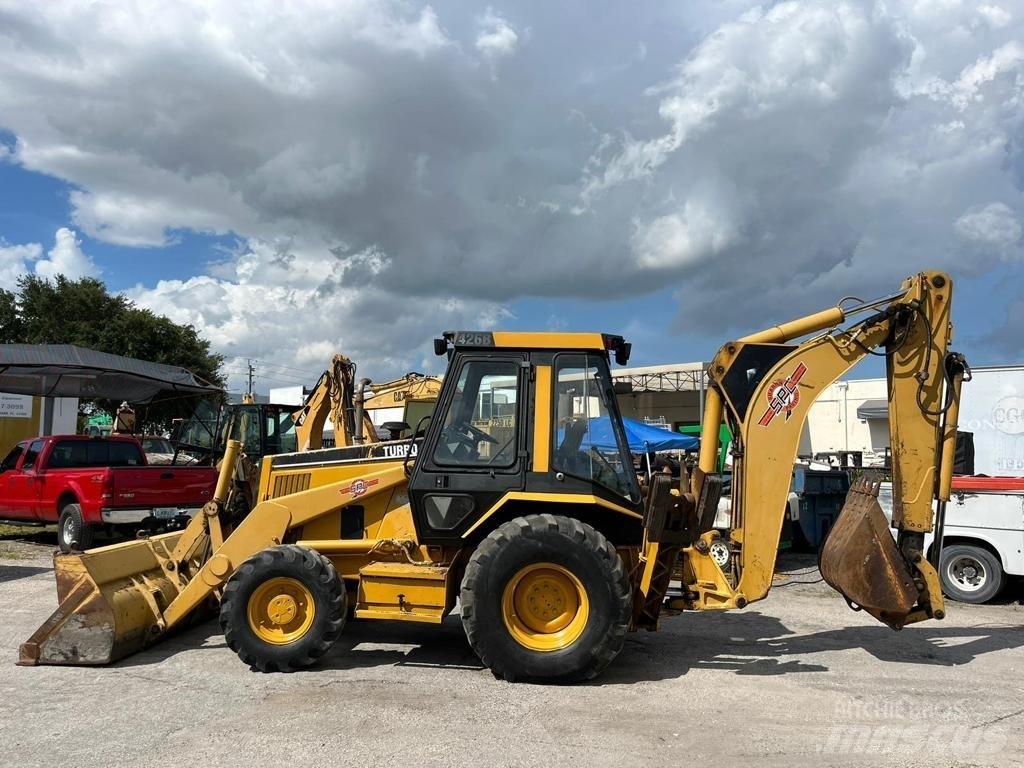 CAT 426 B Товарач със заден ексватор