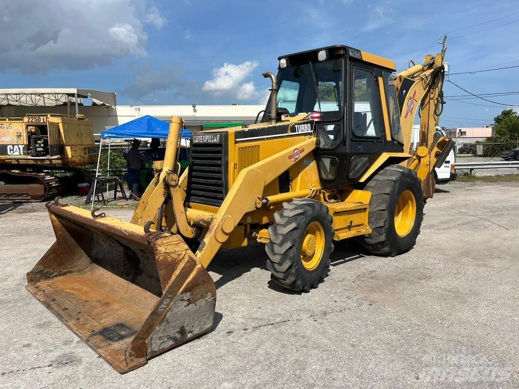CAT 426 B Товарач със заден ексватор
