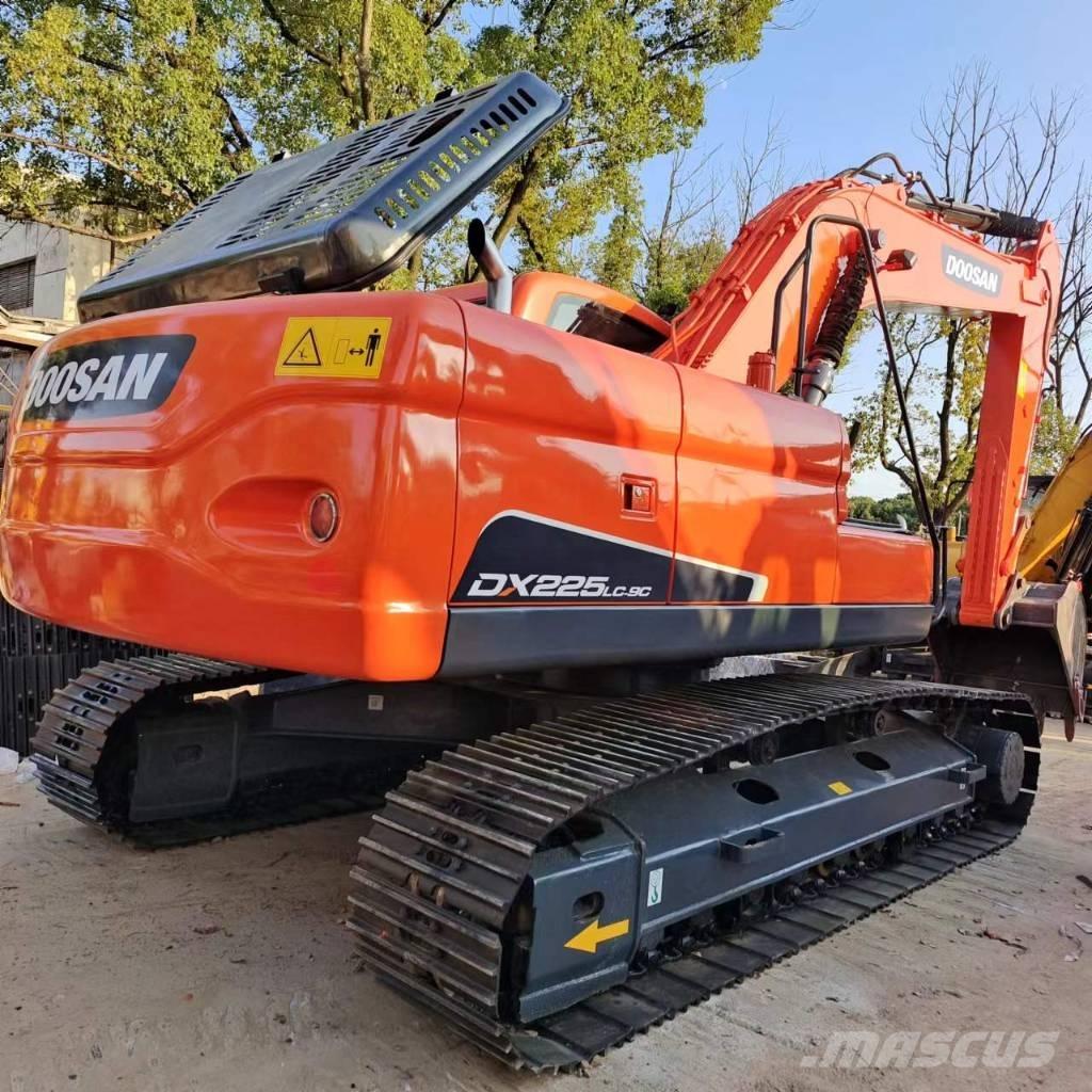 Doosan DX 225 LC Верижен екскаватор
