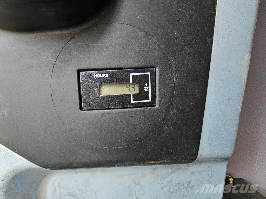 Hyundai R215L Верижен екскаватор