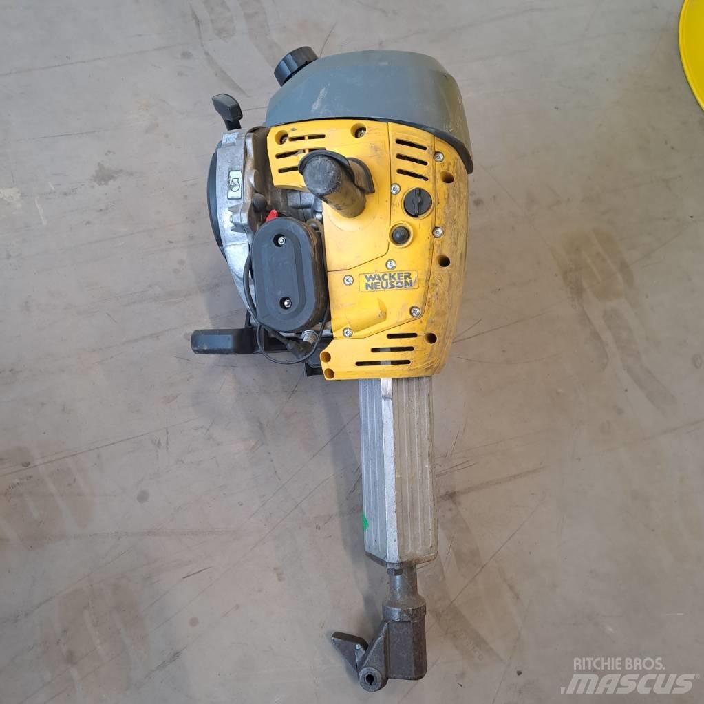 Wacker Neuson BH55 Пробки