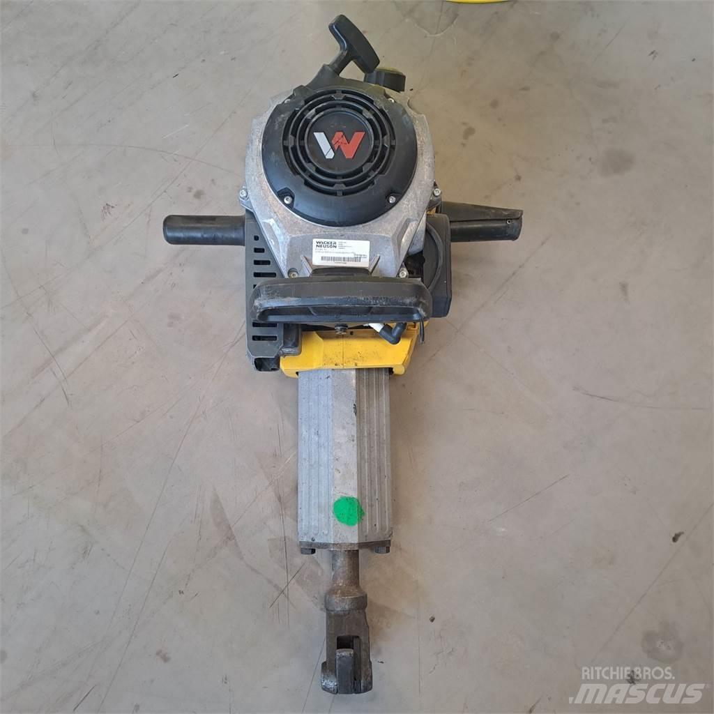 Wacker Neuson BH55 Пробки