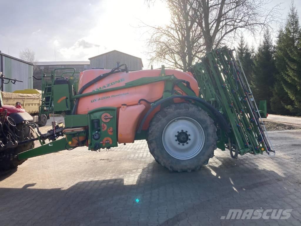 Amazone UX 4200 24 m Прикачни пръскачки

