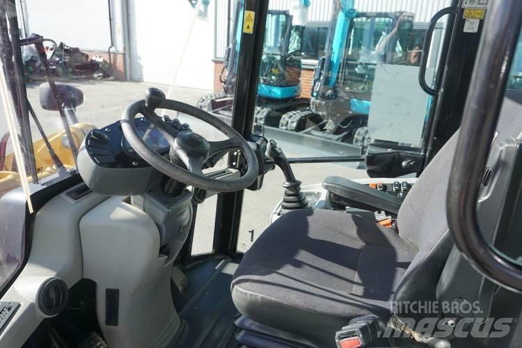 CAT 906M *Uthyres* Колесни товарачи