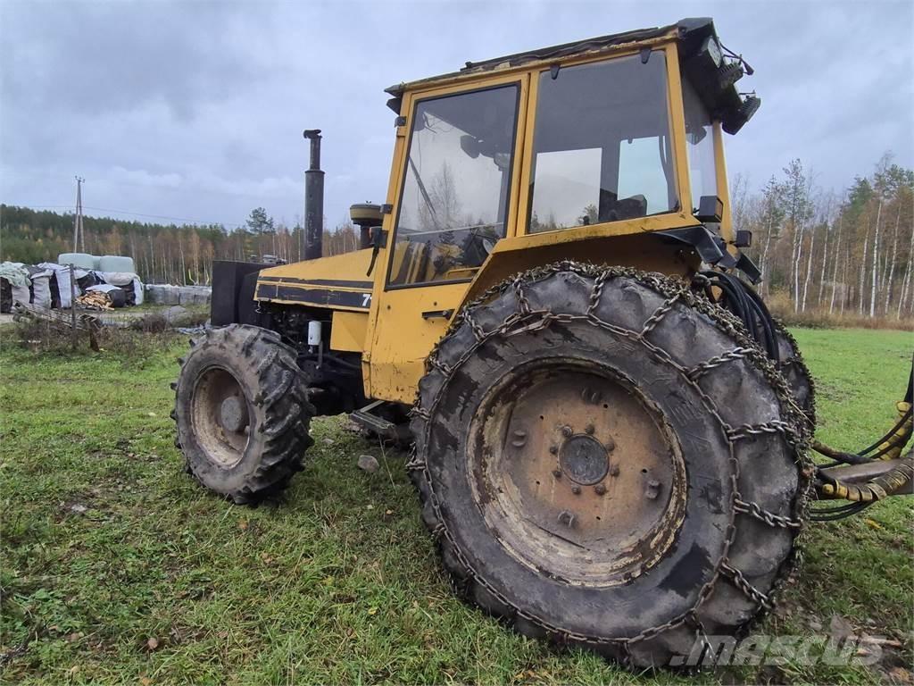 Valtra 715M Трактори