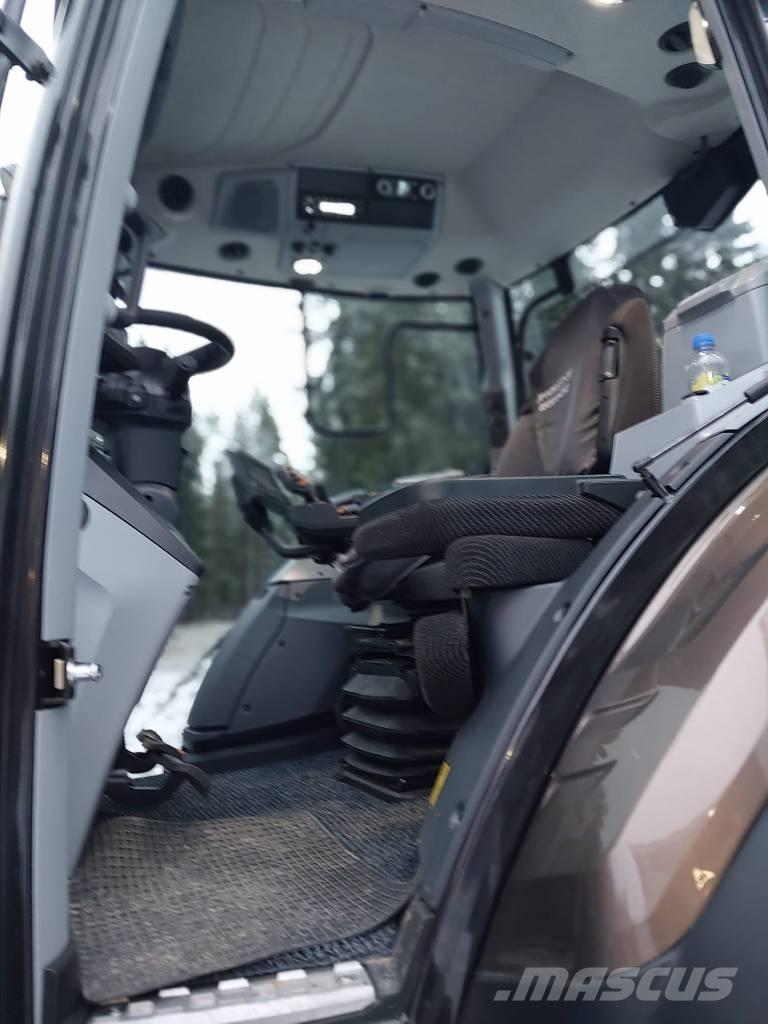 Valtra T 235 Трактори