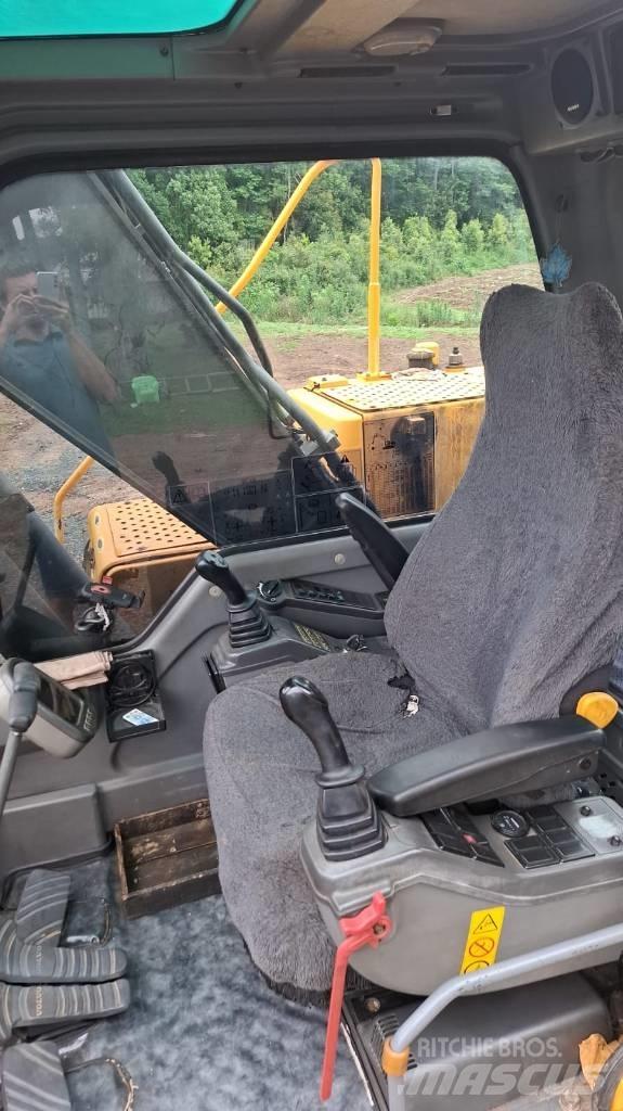 Volvo EC210B Верижен екскаватор