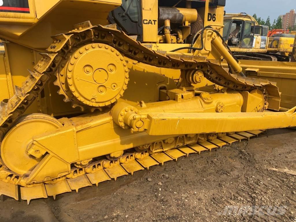 CAT D6R Верижни булдозери
