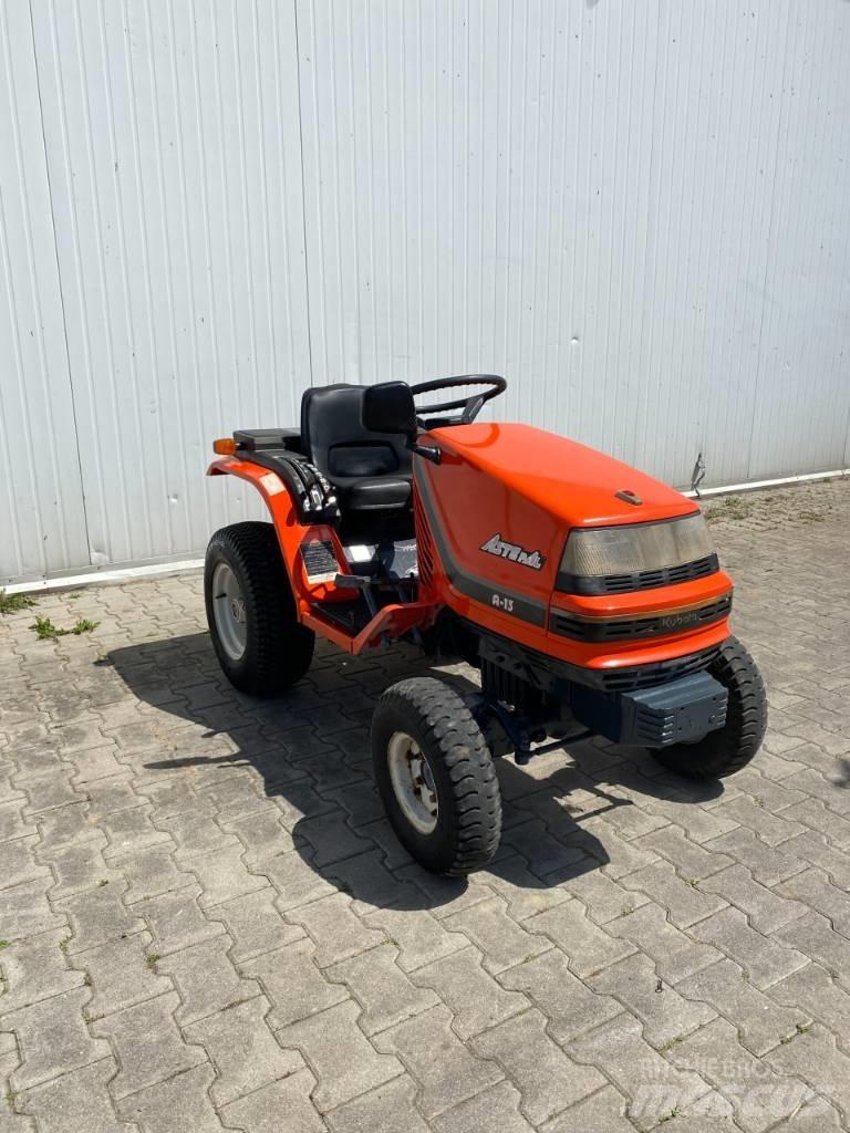 Kubota ASTE A13 Компактни трактори