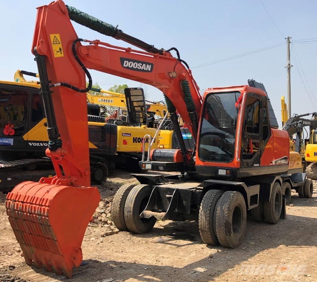 Doosan DX150W Колесни екскаватори